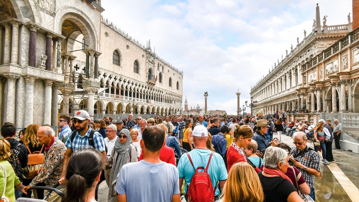 Italská vláda chce zvýšit turistickou daň, hoteliéři jsou proti