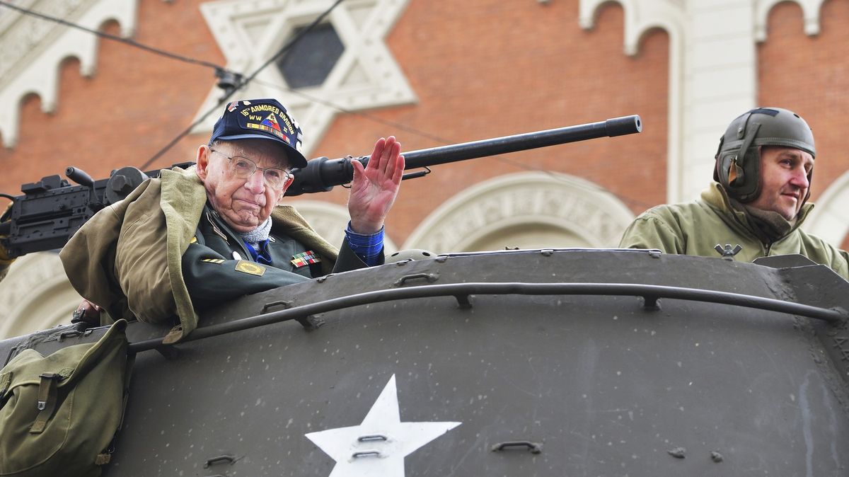 Zemřel americký veterán George Thompson, jeden z osvoboditelů Plzně