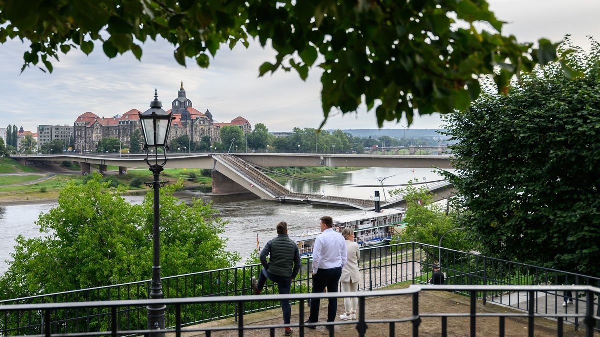 První fotky z Drážďan ukazují zkázu mostu v srdci města