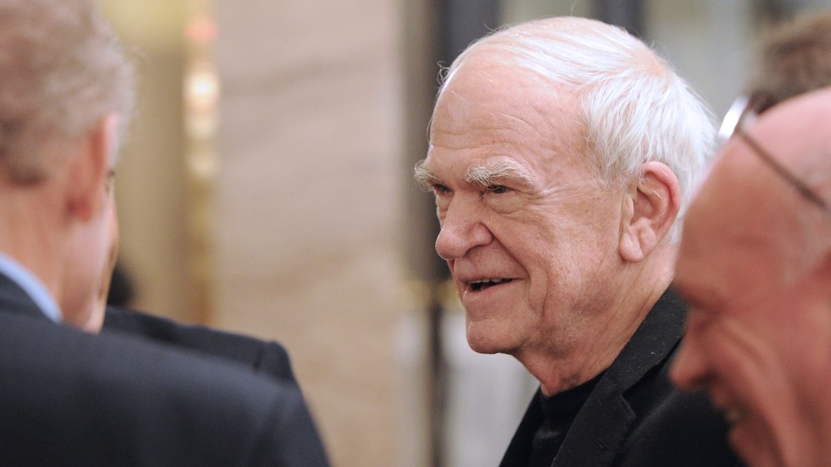 Kundera věnuje Moravské zemské knihovně své knihy i archiv