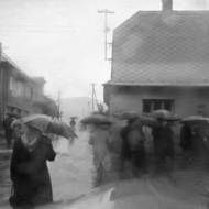 V obrovském množství nalezeného archivu se často opakují momentky z všedního dne.