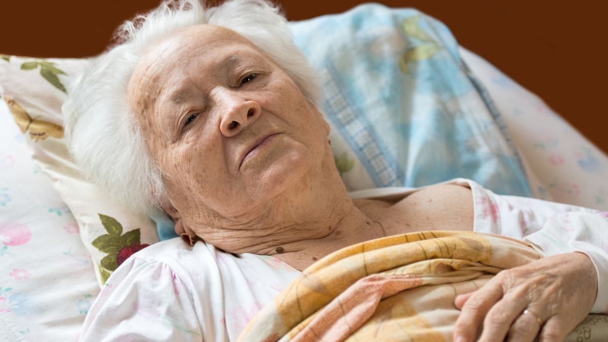 Další zdražení pro seniory v domovech. Nově až 500 korun za den