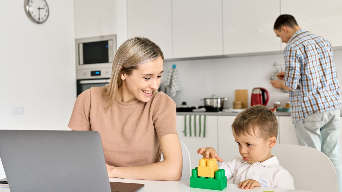 Studie: Ženy s malými dětmi jsou produktivnější, když pracují z domova