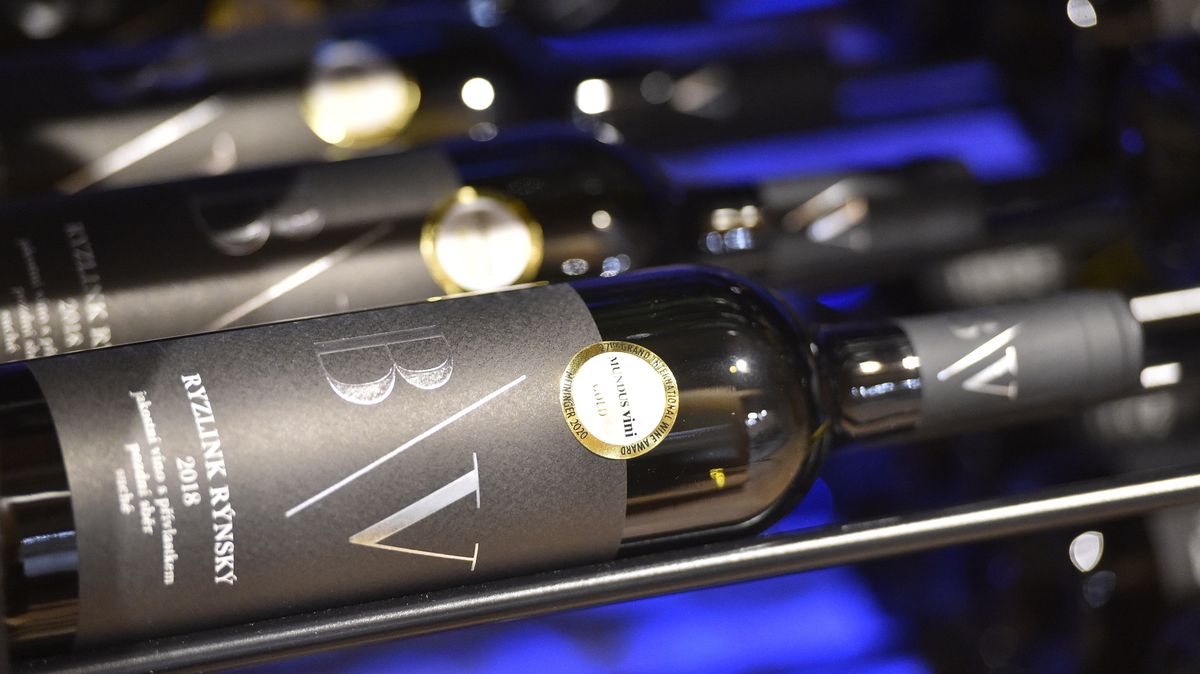 Den v byznysu: Francouzi potvrdili, že jedno z nejlepších vín je z Moravy