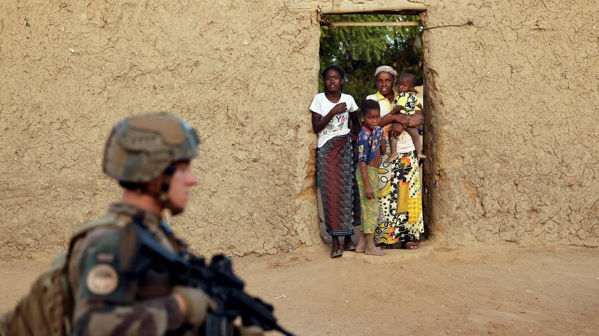 Fotoreportáž z horké půdy: Francie se v Sahelu „koupe v nepřátelství“