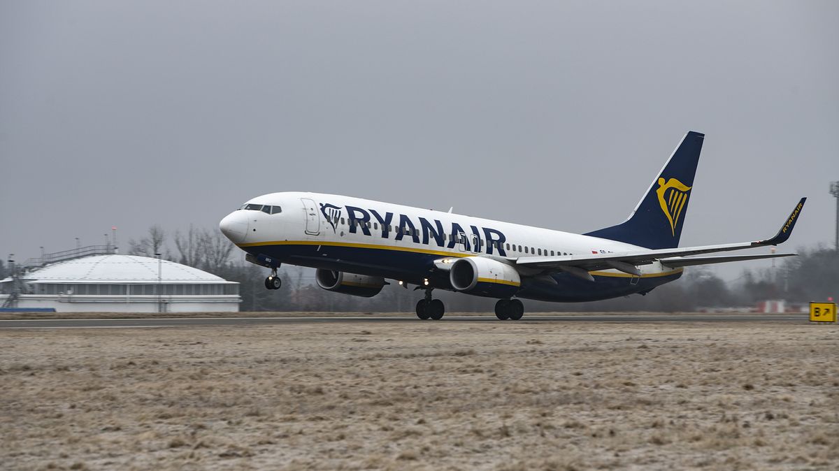 Ryanair čeká, že ceny letenek půjdou o desetinu dolů