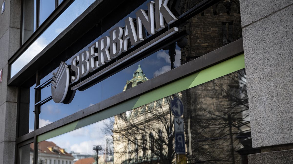 Česká spořitelna koupila úvěry po Sberbank. Zaplatila přes 41 miliard