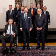 Z bývalých českých premiérů pozvání přijali Andrej Babiš, Miloš Zeman, Jiří Rusnok, Jan Fischer, Vladimír Špidla, Petr Nečas, Mirek Topolánek, Václav Klaus a Jiří Paroubek. Omluvili se Bohuslav Sobotka a Josef Tošovský. Stanislav Gross zemřel v roce 2015.