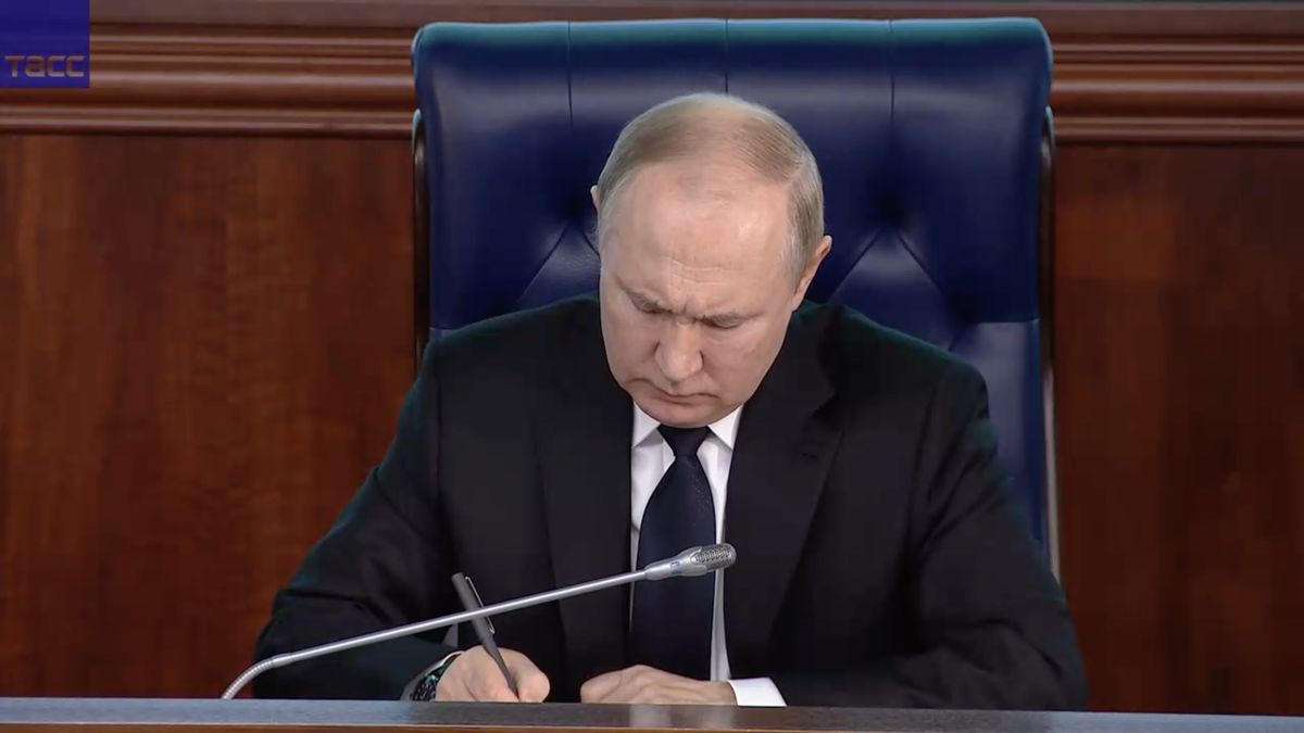 Putin pochválil ruskou ekonomiku a nařídil zvednout platy
