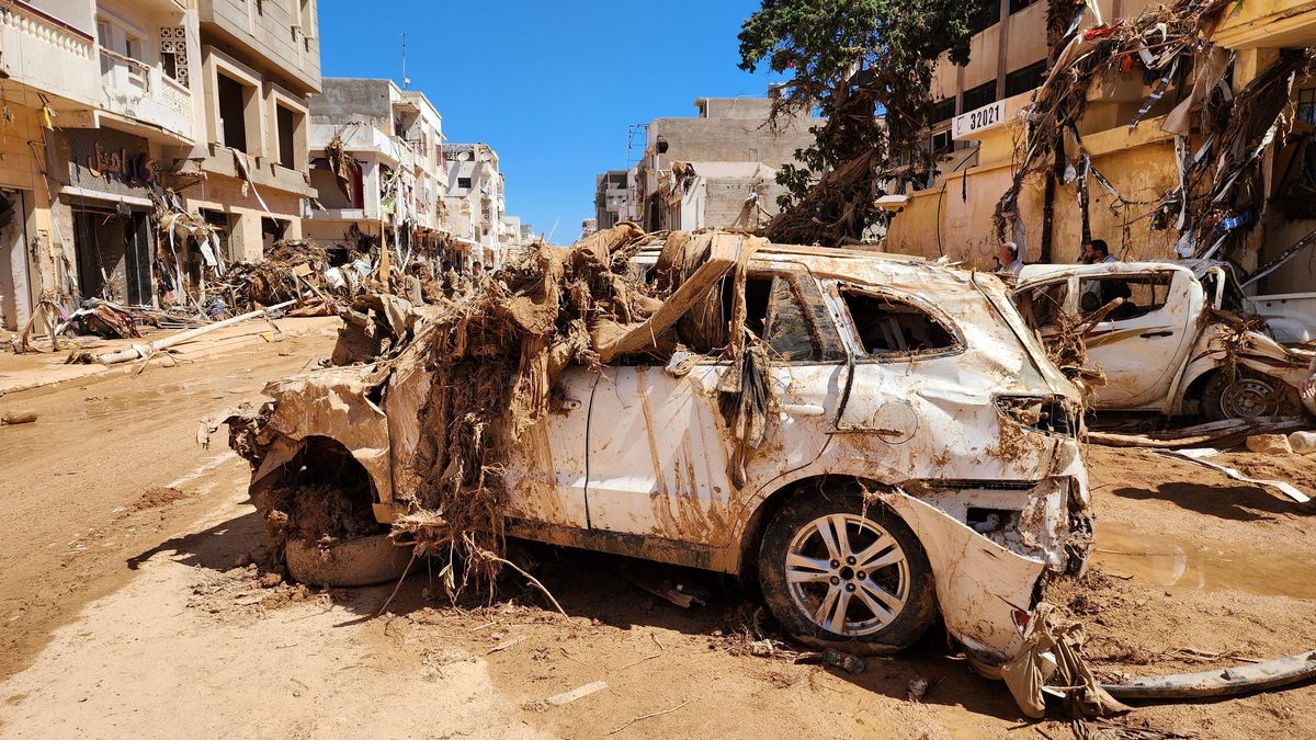 Bomba umístěná v autě zabila šéfa tajné služby ve východní Libyi