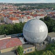 Libeňský plynojem inspiroval i řadu umělců.