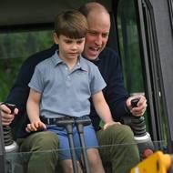 Princ William se synem princem Louisem řídili bagr.