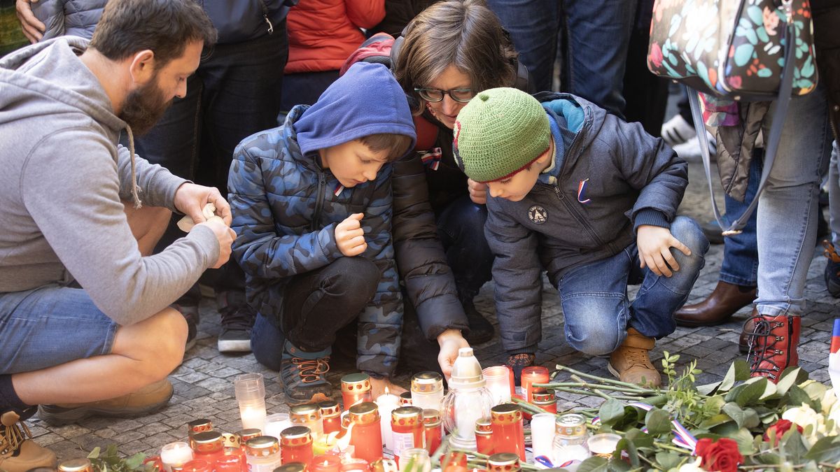 Online: Česko slaví 35 let od pádu komunismu