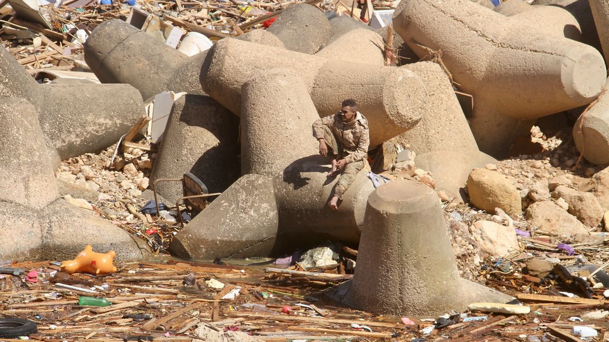 Obrat. Tisíce mrtvých přiměly znepřátelené vlády v Libyi ke spolupráci