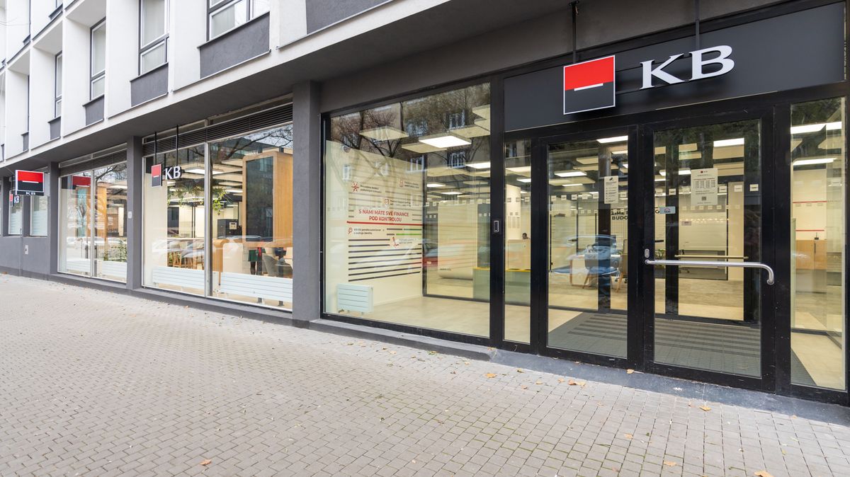 Komerční banka vydělala v pololetí o téměř 38 procent více než loni