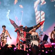 Joker Out je pětice dvacetiletých Slovinců, kteří jsou doma populární kapelou běžně koncertující na velkých pódiích. Do Liverpoolu přivezli píseň Carpe Diem.