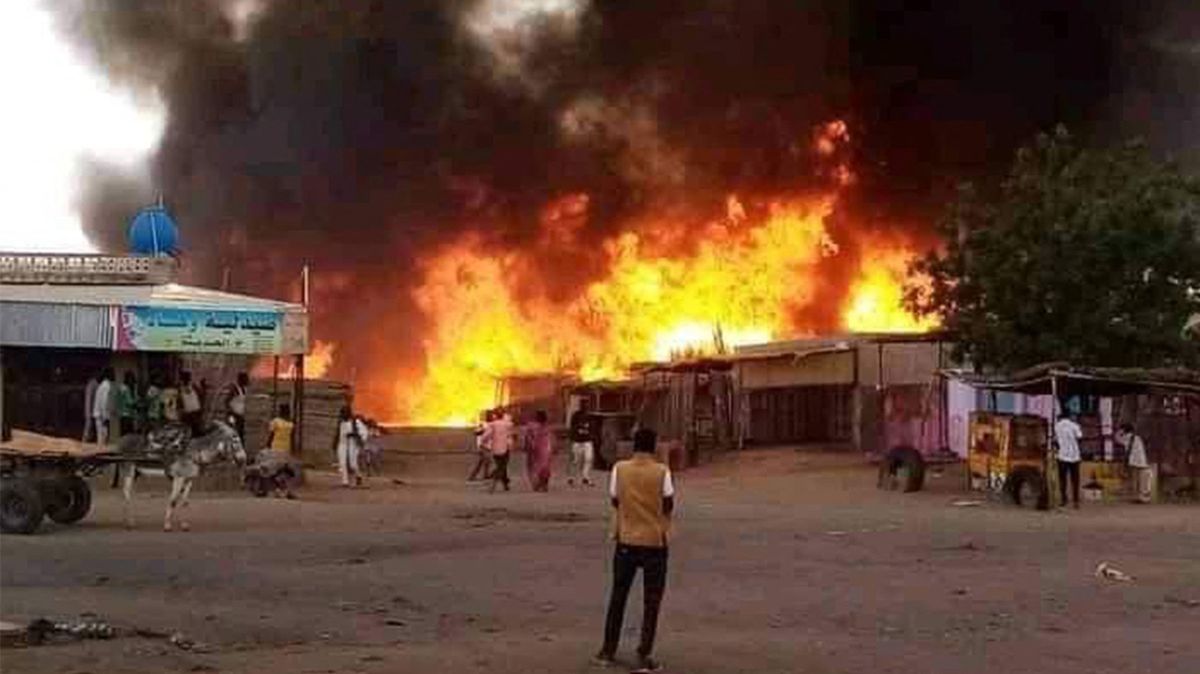„Zapalují domy a muže vraždí.“ Dárfúr zažívá další krveprolití