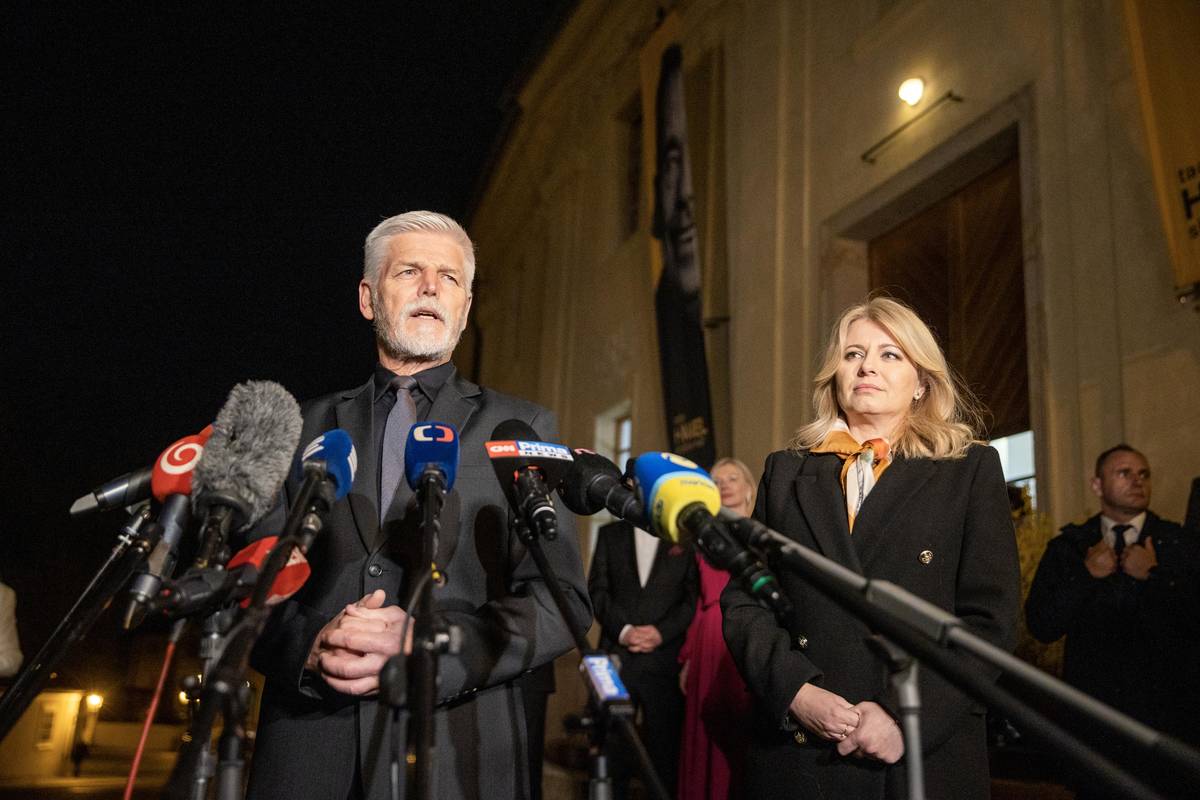 Prezident Petr Pavel a slovenská prezidentka Zuzana Čaputová před premiérou filmu o Václavu Havlovi.