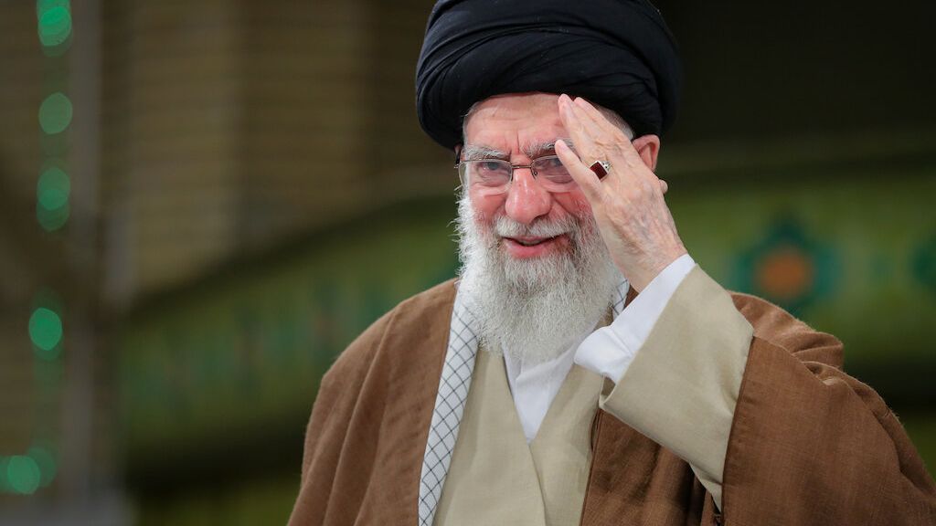 Razie v Íránu na „satanské seanci“. Nejspíš šlo o rockový koncert