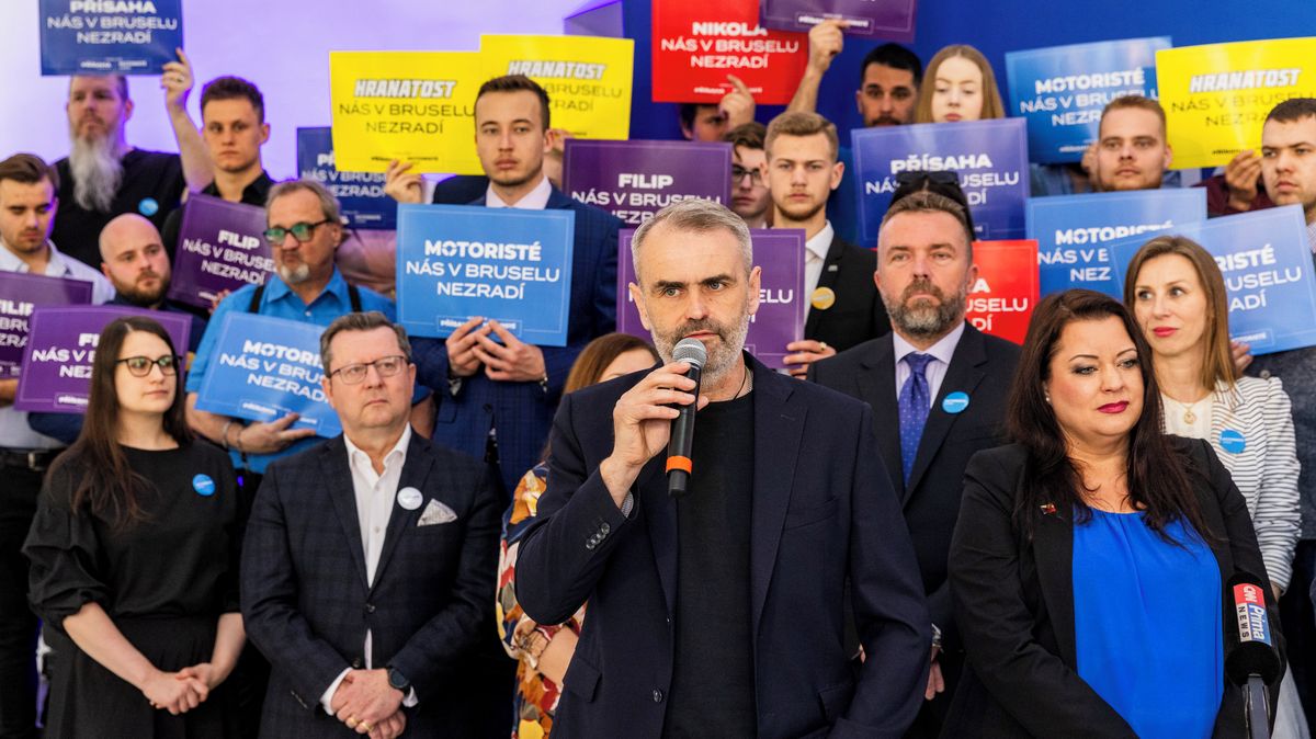 Rezignujte, vyzval Šlachta dva europoslance. Vadí mu, že opustili jeho hnutí