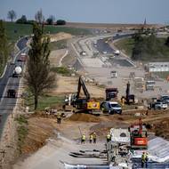 Dostavba dálnice D4 mezi Příbramí a Pískem letos vstoupila do závěrečné sezony.