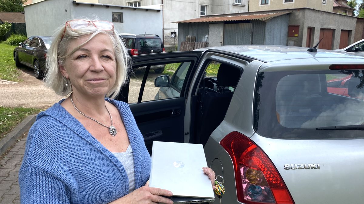 Za doporučený dopis 70 korun? Lidé bez počítačů si raději zakládají datovky