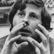 Rok nato režisér odjel do Paříže a jeho výjimečný talent mu v roce 1965 zajistil na MFF v Berlíně 1965 Stříbrného medvěda za hororovou studii rozpadu osobnosti dívky (Catherine Deneuveová) se sexuálními zábranami s názvem Hnus.
(Snímek z roku 1969.)