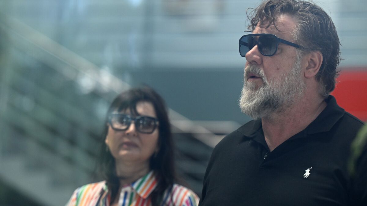 „Jsem naprosto ohromený,“ řekl Russell Crowe na zahájení Karlových Varů