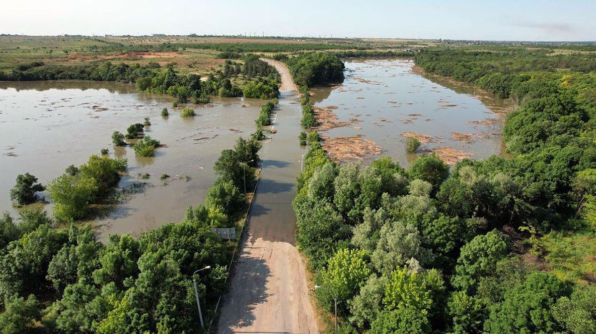Kachovka představuje obrovskou katastrofu. Hráz nejde opravit, tvrdí Kyjev