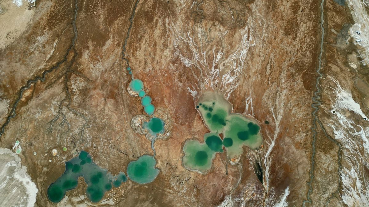 Magické snímky ukazují, jak vysychá Mrtvé moře