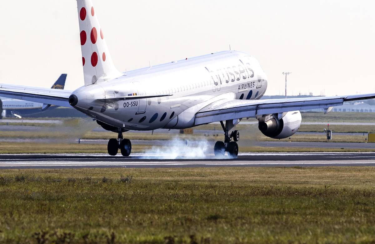 Na ranveje letiště Václava Havla v Praze přistává něco přes 150 letadel denně, a to obvykle rychlostí okolo 230–260 km/h. 