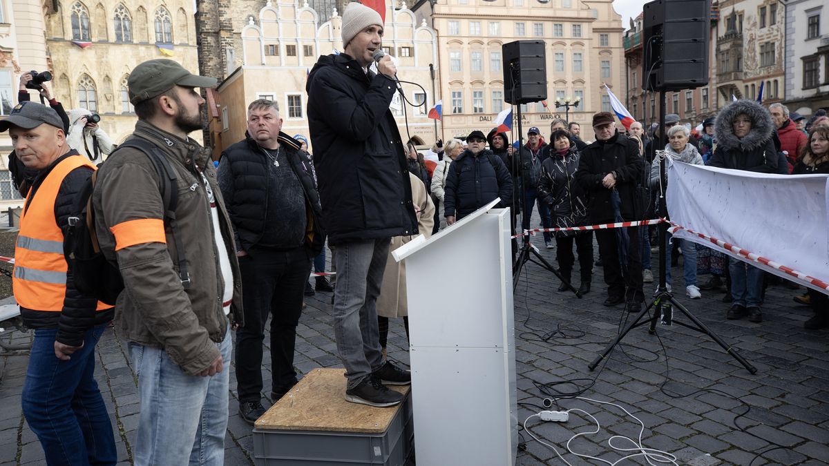 Vrabel podal ústavní stížnost proti peněžitému trestu za šíření poplašné zprávy