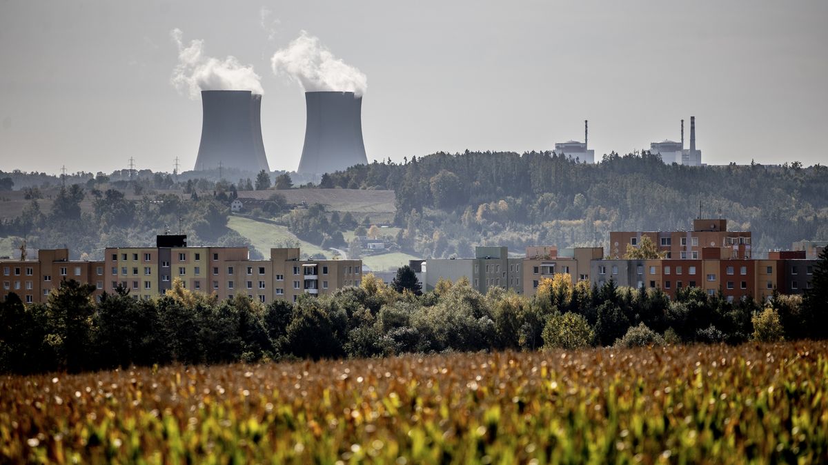 Fiala: Česko chce být centrem jaderné energetiky