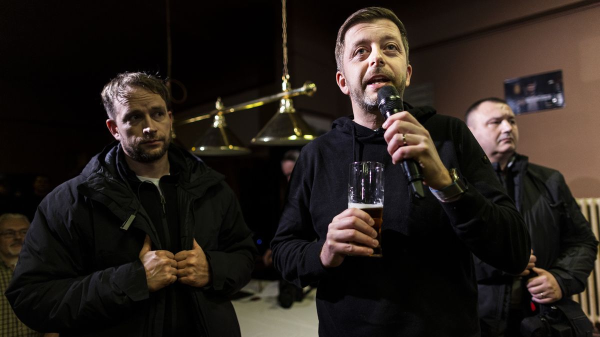 Zapomněli jste, že jsme z venkova, vytýká Rakušanovi část Starostů