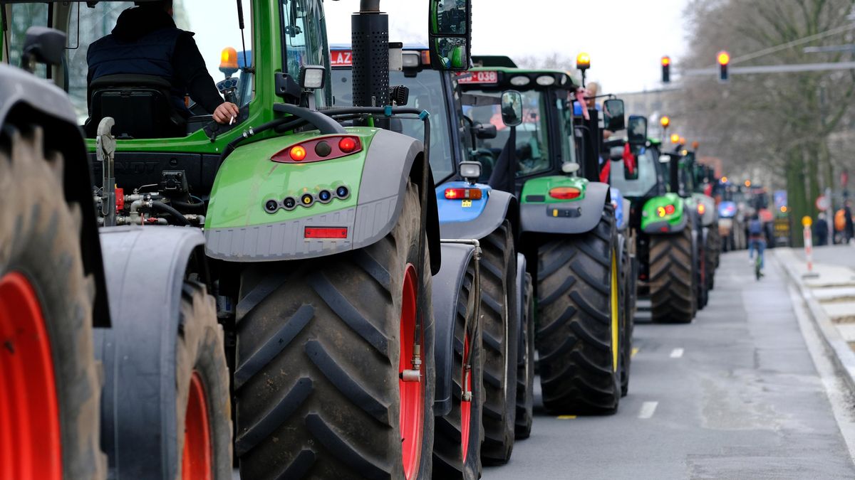 Němečtí zemědělci ráno blokovali dva přechody s Českem