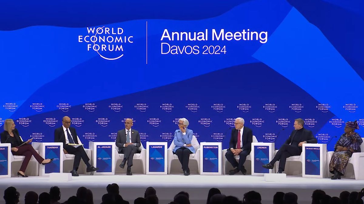 Vyhlídky z Davosu: fiskální reforma, přechod na zelenou ekonomiku, Trump
