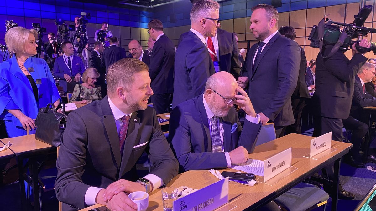 Válek na sjezdu ODS: Kdybychom nevládli my, Babiš by lidi jen „opíchal“