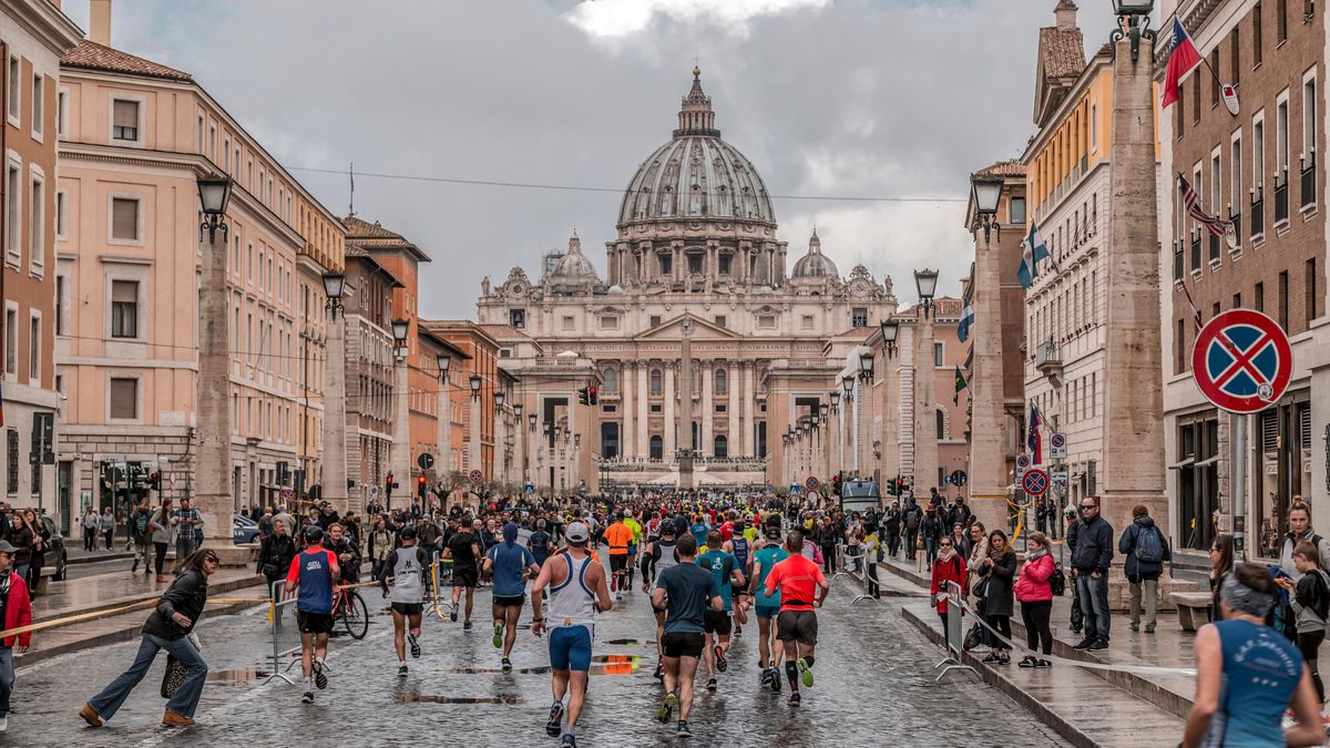 Klimatičtí aktivisté přerušili římský maraton. Bojí se „neuvěřitelného sucha“
