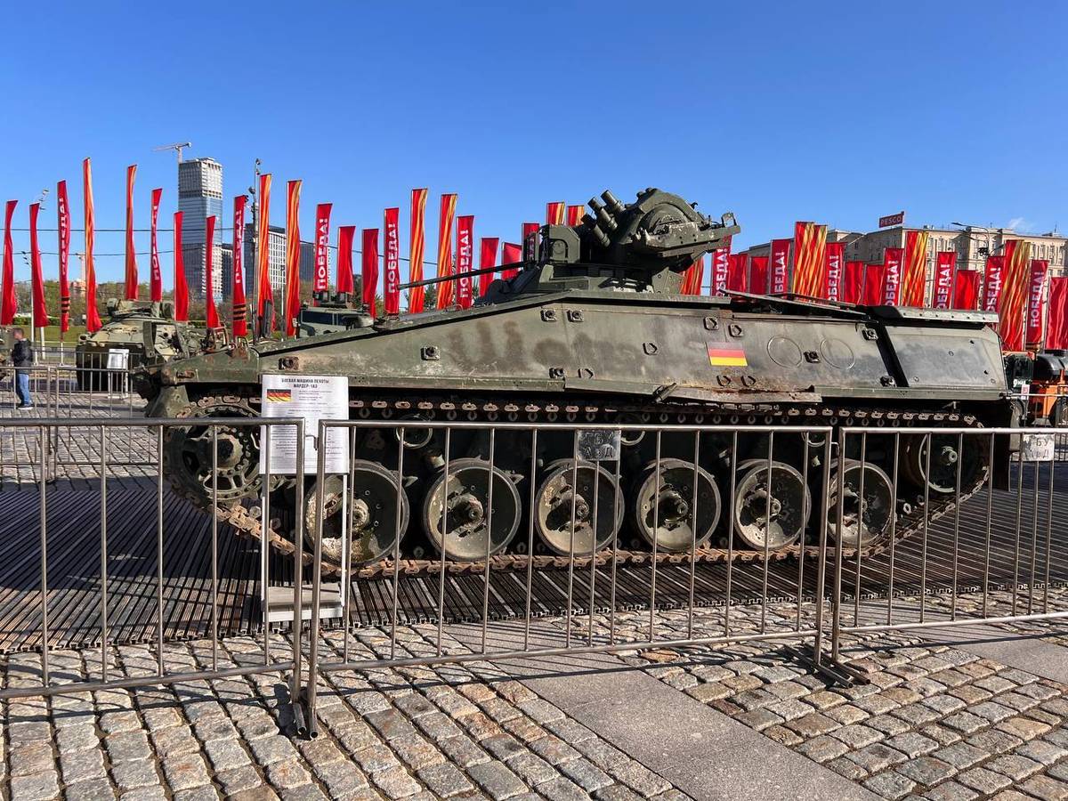 Ruské ministerstvo obrany ve středu v Moskvě zahájilo výstavu západní vojenské techniky, kterou používala ukrajinská armáda a ruská invazní vojska ji ukořistila během své agrese.