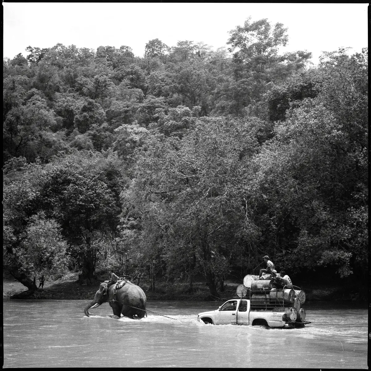 137_Southeast Asia and Oceania_Long-Term Projects_Ta Mwe_Sacca Photo_VII Foundation_Frontline Club_W. Eugene Smith Grant