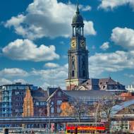 Věž kostela svatého Michaela poskytuje krásný výhled na Hamburk.