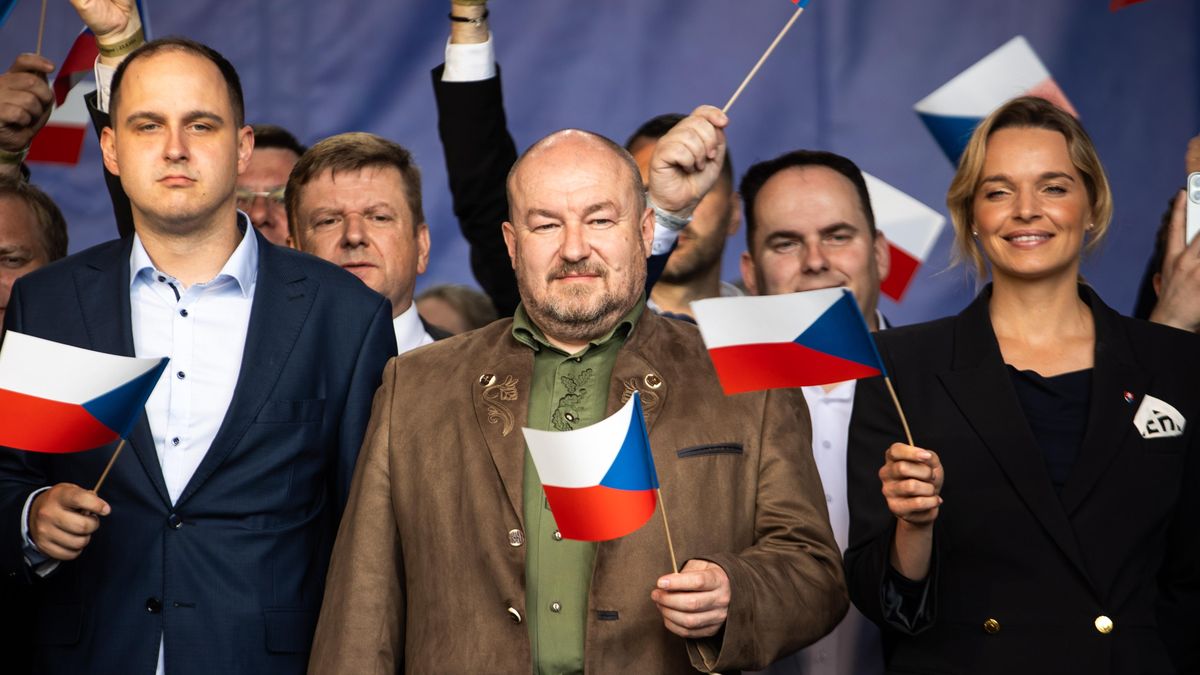 Poslanecký klub Ficova koaličního partnera se rozpadá