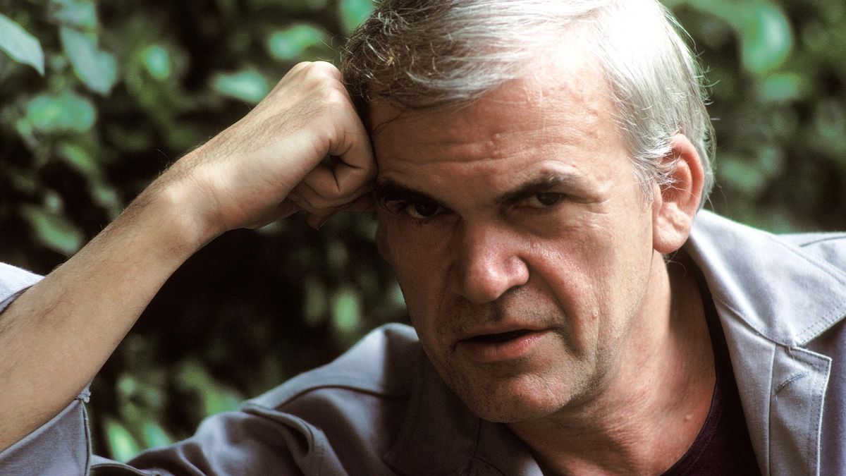 Posmrtný Kundera boří mýty o svém psaní. Je soucitný a stále relevantní