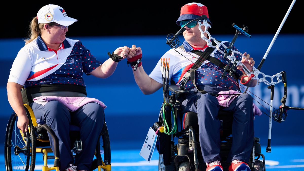 Třetí paralympijská medaile pro české lukostřelce. Z mixu mají stříbro
