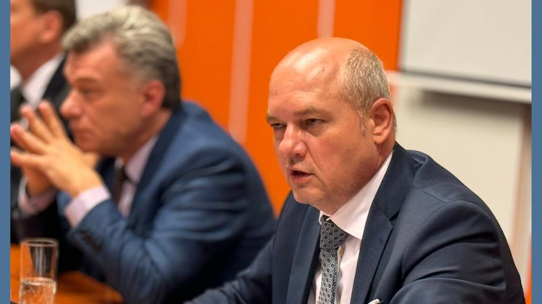 Blažkův náměstek končí. Spojený je nejen s bitcoinovou kauzou