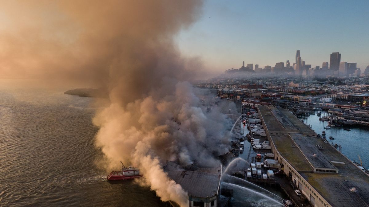 Obrazem: V San Franciscu vypukl ničivý požár
