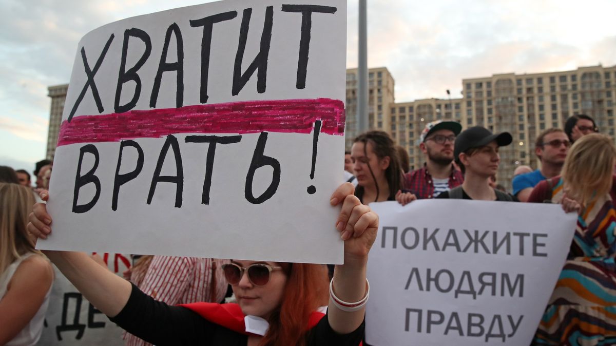 Největší protest v historii Běloruska: Do ulic vyšlo 200 tisíc lidí