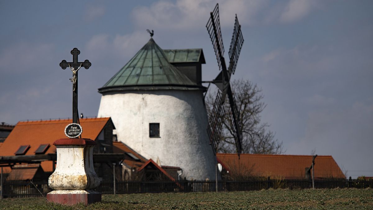 Lopatky opraveného větrného mlýna v Třebíči se budou otáčet jednou měsíčně