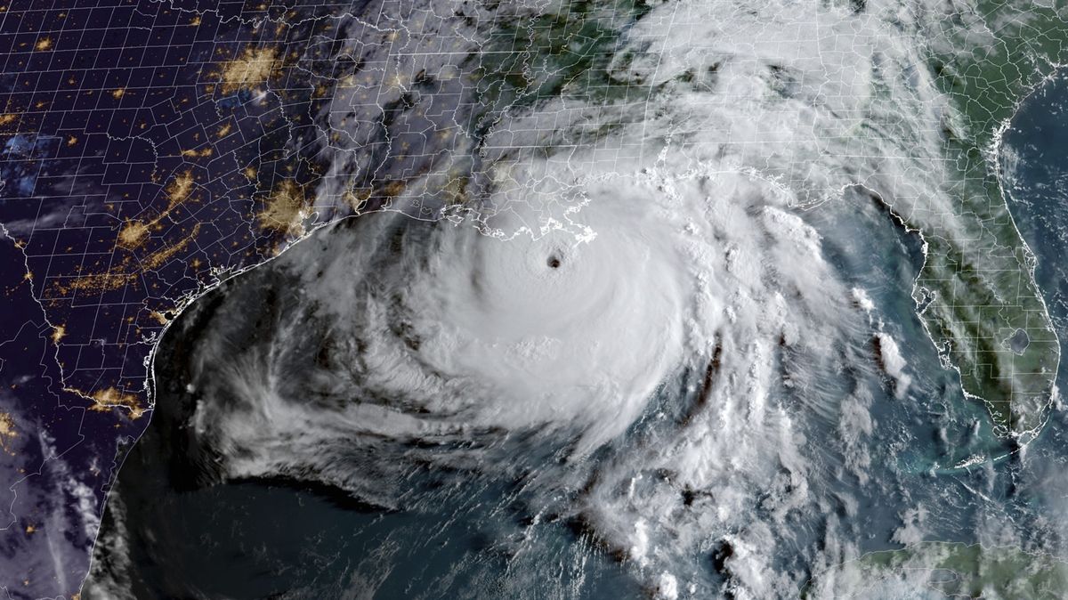 Živel udeřil. Louisianu zasáhl jeden z nejnebezpečnějších hurikánů v historii