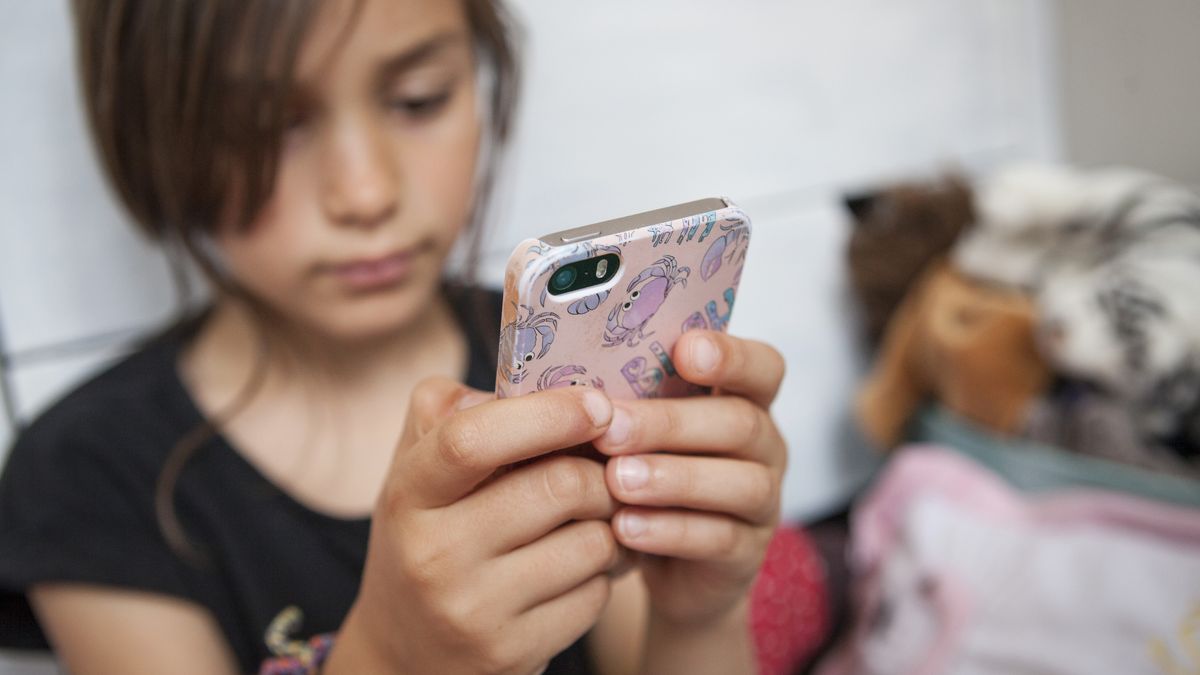 Zadarmo, a přesto vydělává. Kde bere WhatsApp peníze?